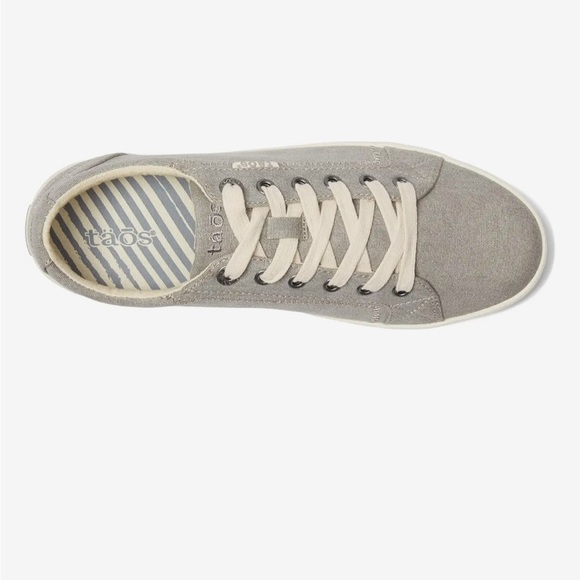 Never worn beautiful pair. - Picture 5 of 5